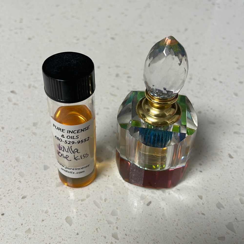 Vanilla Rose Kiss Perfume Oil & Decorative Bottle